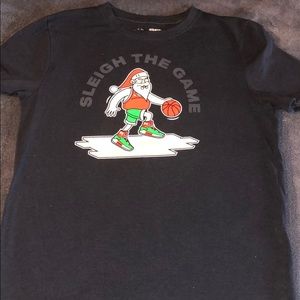 Boys size medium black Under Armour tee
